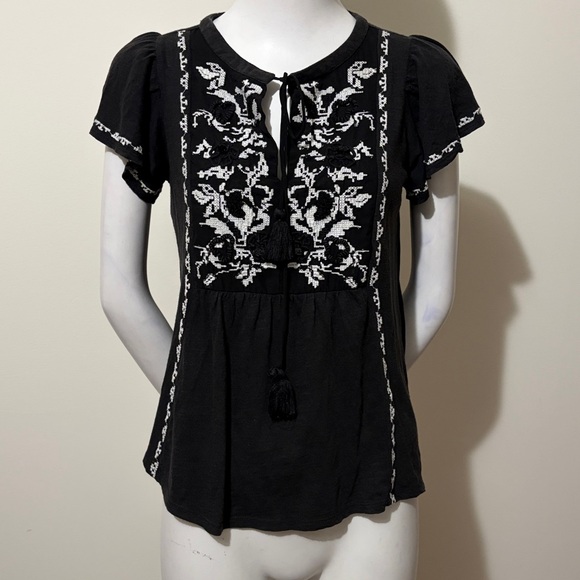 By Anthropologie Embroidered Black and White Women's Top Size XXS - Picture 4 of 11